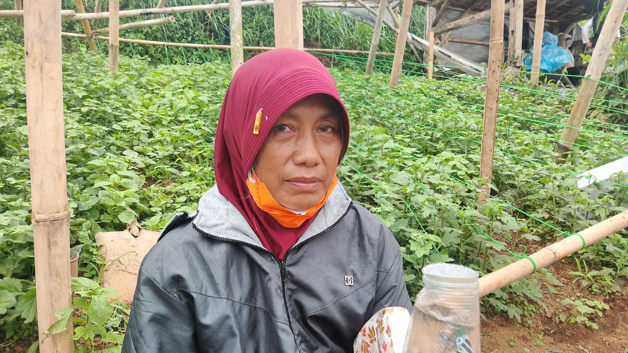 Empat Hari Menanti di Tengah Longsor Cisarua, Nani Larut dalam Duka