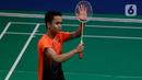 Tunggal putra Indonesia, Anthony Ginting  menyapa penonton usai melawan Soong Joo Ven pada final beregu SEA Games 2019 di Multinlupa Sport Center, Filipina, Rabu (4/12/2019). Ginting menang 13-21, 21-15, dan 21-18. (Bola.com/M Iqbal Ichsan)