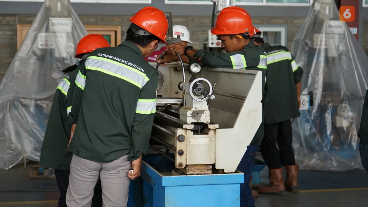 Mahasiswa Politeknik Sinar Mas Berau Coal