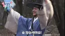 "Semuanya telah bekerja keras dalam waktu yang lama, terima kasih atas kerja keras syuting dan membuat kekuranganku terlihat cantik. Ayo makan sesuatu yang enak dan minum yang banyak besok!" kata Bae In Hyuk. (Foto: YouTube/ MBCdrama)
