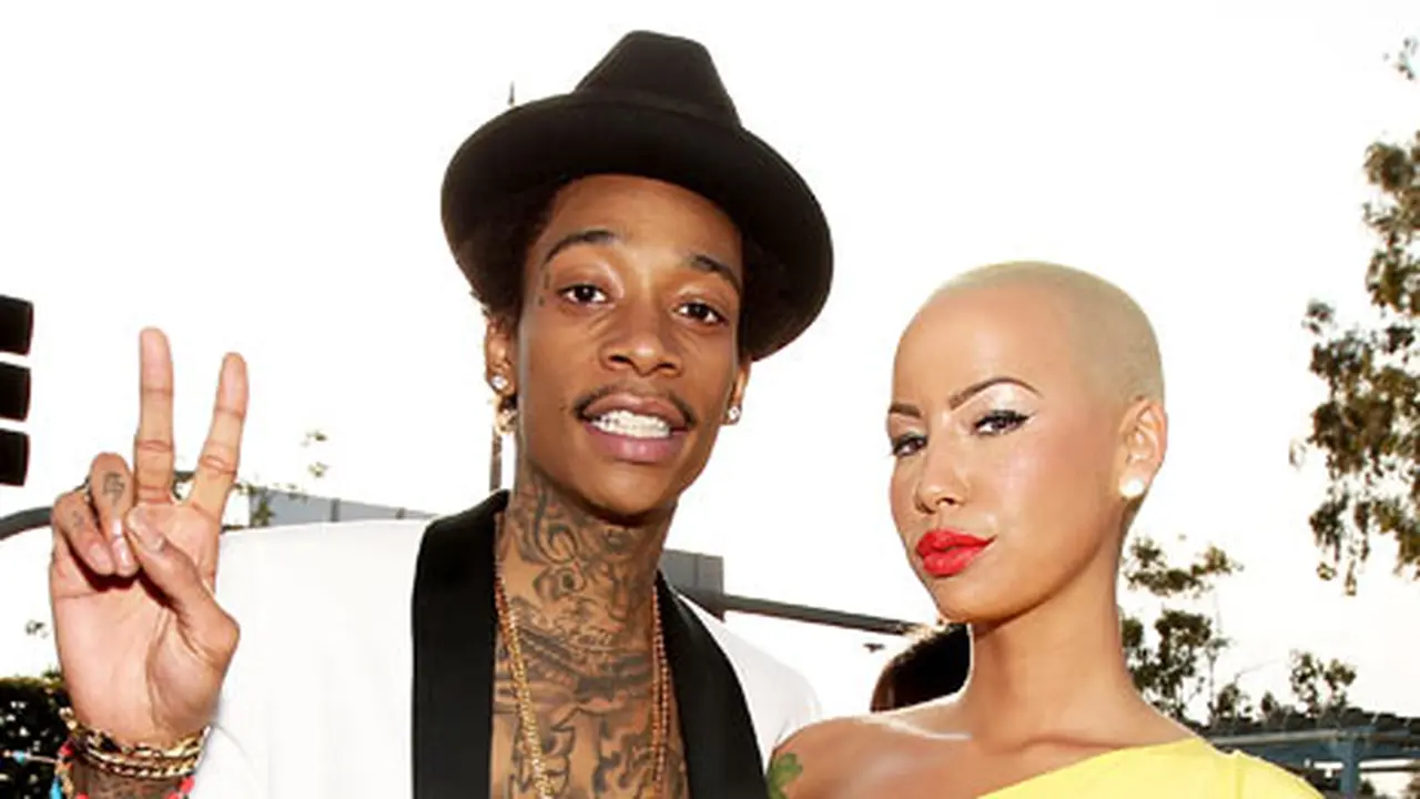 Wiz Khalifa Beri Pujian untuk Foto Nyaris Bugil Amber Rose