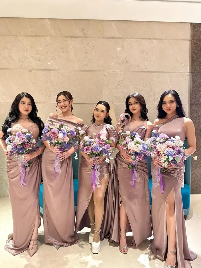 Aaliyah Massaid Jadi Bridesmaid