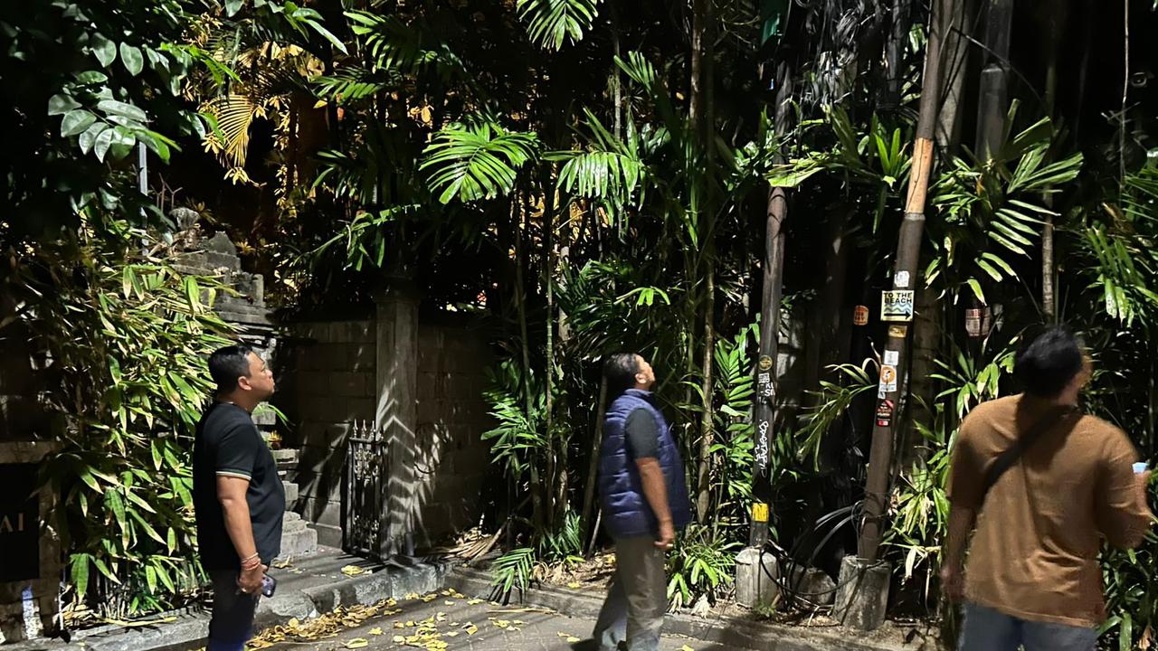 Kalung Rp225 Juta Turis Australia Dijambret di Legian, Pelaku Berjaket Ojol