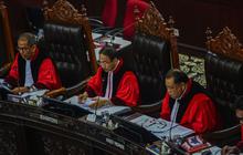 VIDEO: Tegas! Respons Hakim MK Soal Presiden Jokowi Salahgunakan Bansos untuk Pemilu 2024