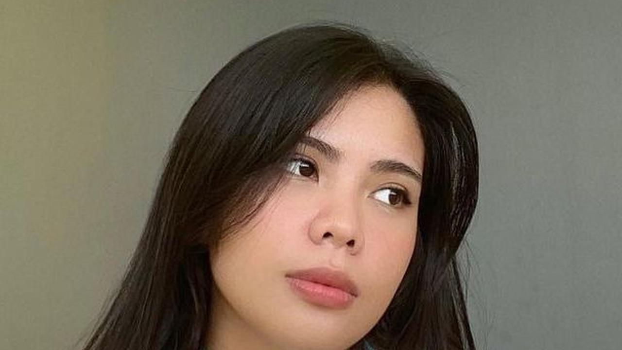 Tak main-main, ternyata karya Rachel sendiri sempat meraih prestasi yang cukup membanggakan, yakni bisa berkolaborasi dengan salah satu artis K-Pop, Jae 'DAY6'.