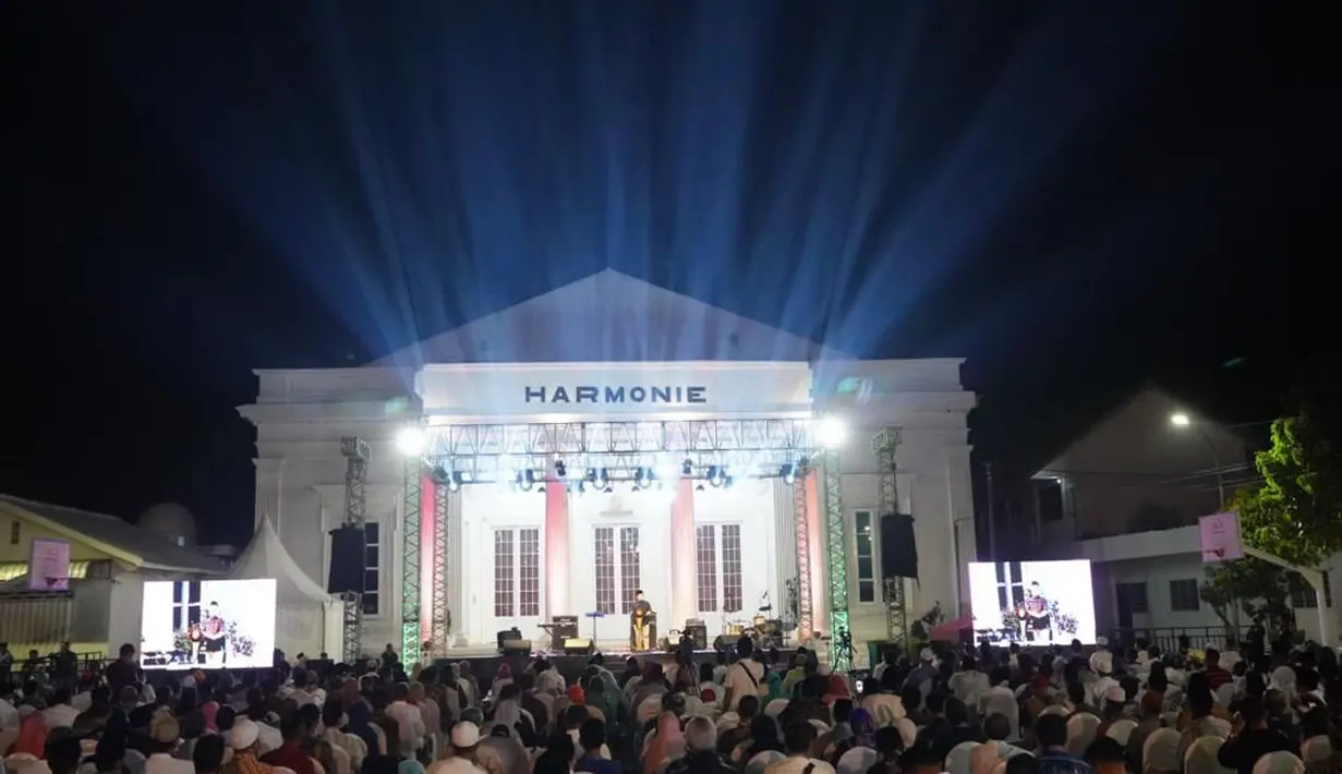 <p>Suasana peresmian kota tua Pasuruan menjadi destinasi wisata bersejarah, Kamis (5/5/2022). Gedung-gedung bersejarah milik BUMN akan dimanfaatkan untuk wisata lokal sebagai bentuk kerja sama Pemerintah kota Pasuruan dengan Kementrian BUMN. (Dok Istimewa)</p>