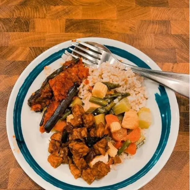 Sophia Latjuba Ungkap Menu Makan yang Bikin Tubuhnya Tetap Langsing