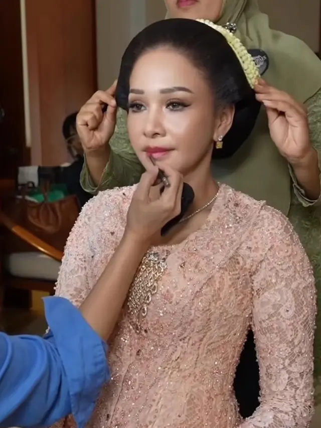 Detail Perhiasan Maia Estianty saat Acara Pengajian dan Siraman Pernikahan El Rumi