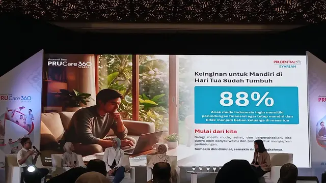 Kreator Konten Home Living @asa_living Lukman & Ida, Chief Product and Health Officer Prudential Syariah Ika Meynita, dan Chief Customer Marketing Officer Prudential Syariah Vivin Arbianti Gautama