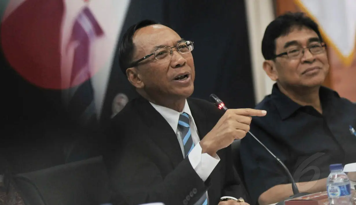Dalam konferensi persnya, Menteri ESDM Jero Wacik menegaskan pemerintah tidak akan mencabut subsidi BBM, melainkan hanya melakukan pengendalian penggunaannya, Jakarta, Selasa (5/8/14). (Liputan6.com/Johan Tallo) 