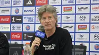 BRI Super League: PSS Gagal Menang di Markas Persebaya, Pieter Huistra Kecewa tetapi Tetap Puji Tim