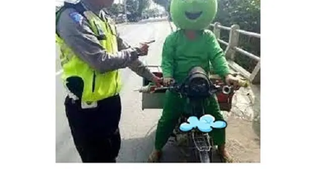 6 Kostum Pengendara Motor Ini Unik, Jadi Pusat Perhatian di Jalan Raya