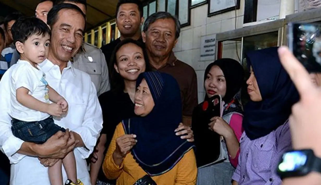 Jokowi Makan Soto Gading