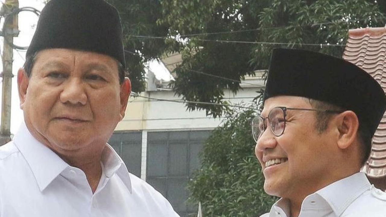 Tak lupa momen jabatan tangan antara Prabowo dan Cak Imin terlihat begitu erat. Foto: Liputan6.com / Herman Zakharia