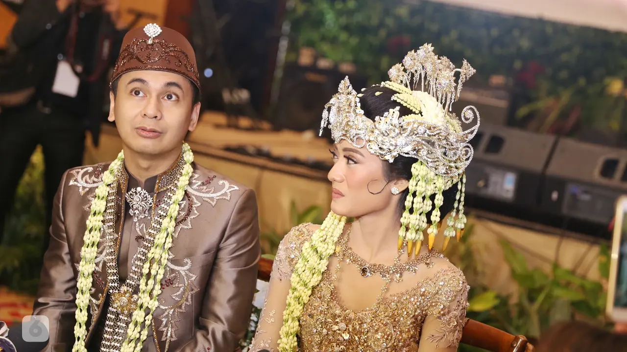 [Bintang] Pernikahan Raditya Dika dan Anissa Aziza