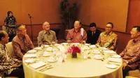 Ketua Parlemen Republik Rakyat Tiongkok (RRT) Yu Zhengsheng bersama Ketua MPR RI Zulkifli Hasan makan malam di Hotel Mulia, Jakarta. Senin (27/7/2015). (Liputan6.com/Putu Merta Surya Putra)