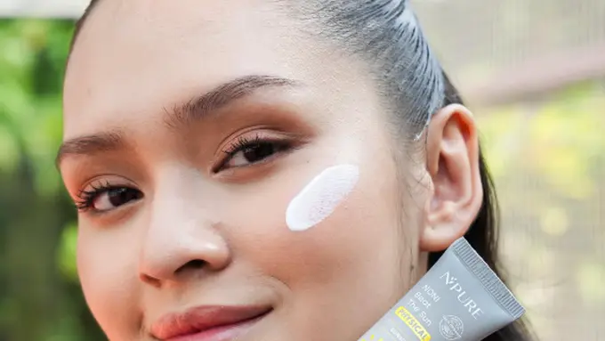 Noni Physical Sunscreen Jadi Proteksi Kulit yang Efektif untuk Perempuan Aktif