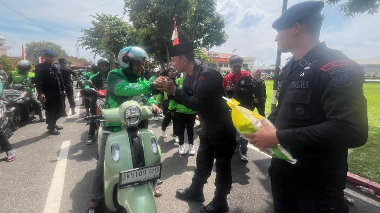 Brimob Sumut Salurkan 1.000 Karung Beras untuk Ojol: Wujud Kepedulian Polri, Tahukah Kamu Totalnya Berapa Ton?