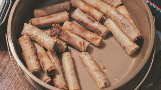 Ilustrasi lumpia goreng