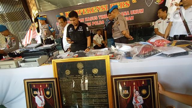 Barang Bukti Kasus Keraton Agung Sejagat