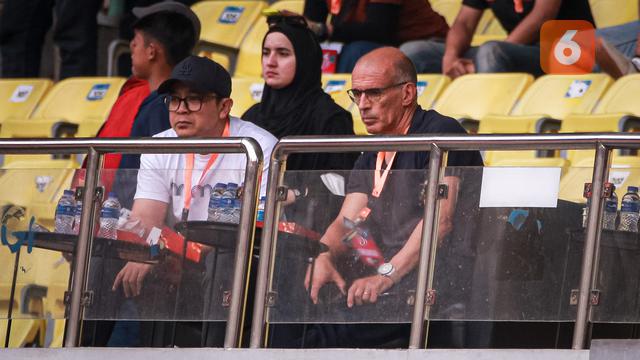 Foto: Kandidat Pelatih Arema FC, Fernando Valente Pantau Langsung Skuad Singo Edan saat Imbangi Persija Jakarta di BRI Liga 1 2023/2024