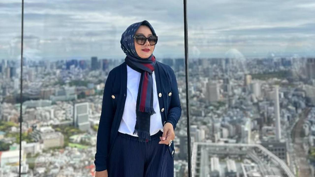 Tidak hanya Nikita Willy, Yora juga menjadi manajer untuk sejumlah artis lain, seperti Rosiana Dewi, Donny Michael, Jannet, dan Sauna Nabila.<br>