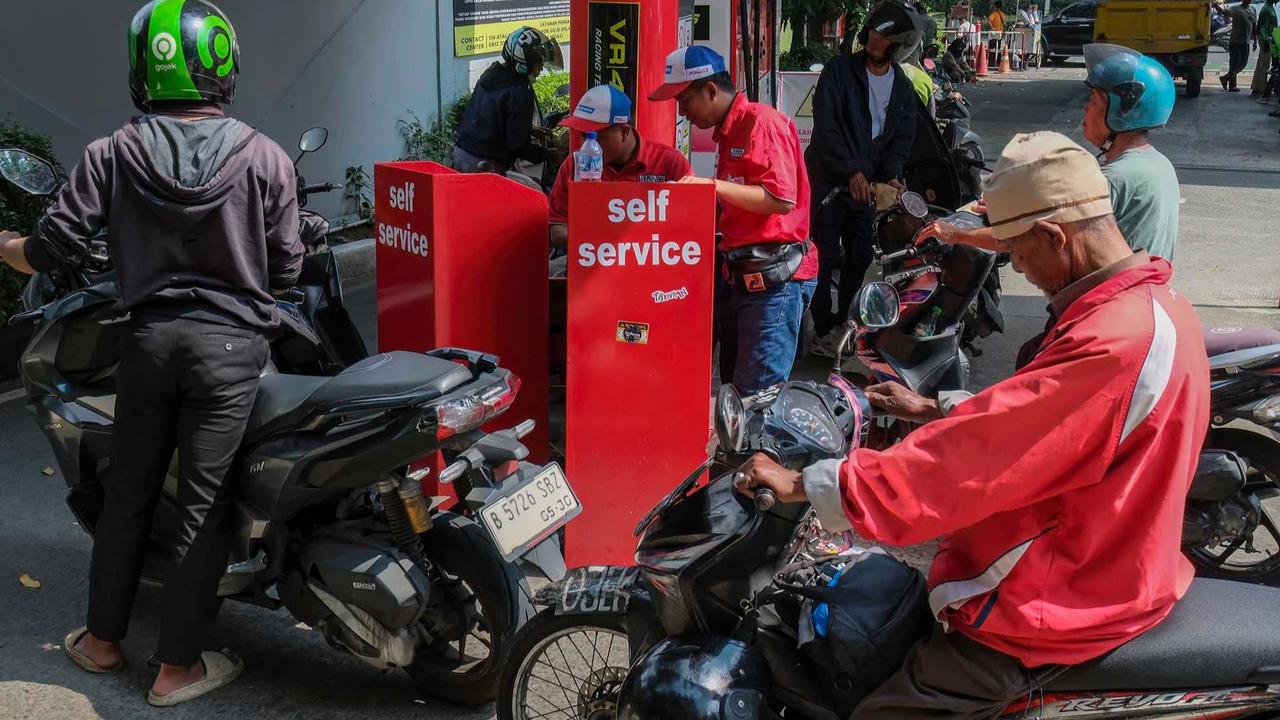 FOTO: Pemerintah Tetapkan Batas Pembelian BBM Bersubsidi per Kendaraan