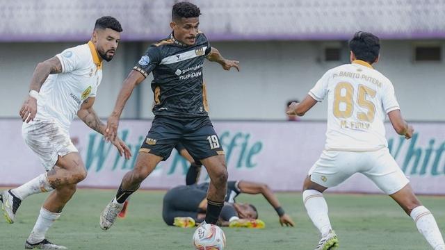 Ricky Kambuaya - Dewa United Vs Barito Putera di BRI Liga 1 2023/2024