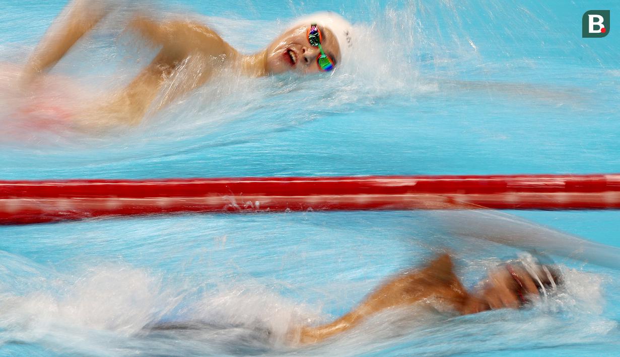 Atlet renang China, Sun Yang, saat beraksi di Asian Games di Stadion Aquatic, GBK, Jakarta, Senin (20/8/2018).(Bola.com/Peksi Cahyo)