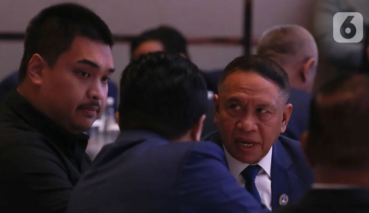 Erick Thohir dilantik bersama dengan Wakil Ketua Umum PSSI, Zainudin Amali, Ratu Tisha, dan bersama Anggota Exco PSSI. (Liputan6.com/Herman Zakharia)