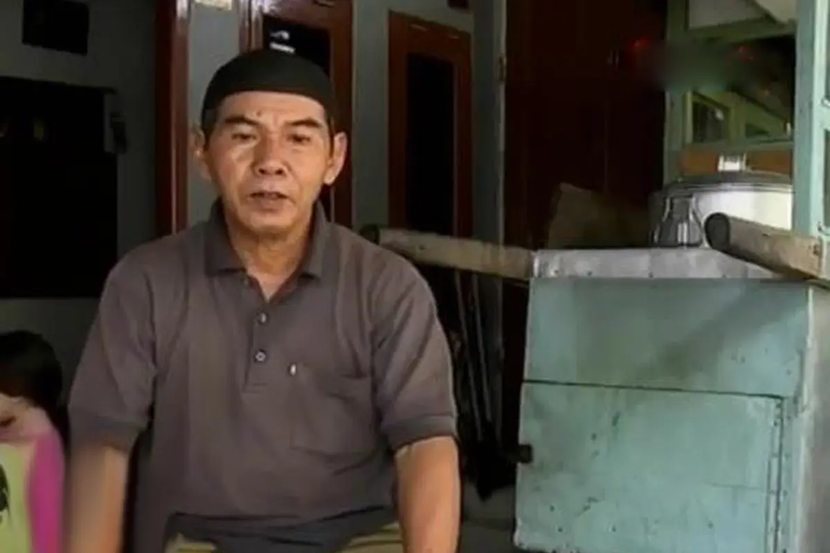 Pantang Menyerah: Kisah Tangguh Penjual Bubur Tunanetra