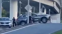 Remaja tanggung pencuri Maserati Grescale tertangkap di Australia setelah berjam-jam kebut-kebutan menghindari pengejaran. (Sumber: Youtube/9News)