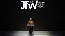 Menteri Pariwisata Widiyanti Putri Wardhana menyampaikan sambutan saat membuka Jakarta Fashion Week (JFW) 2027 di Pondok Indah Mall 3, Jakarta, Senin (26/10/2026). Mengusung tema City of New Lights, JFW 2027 menampilkan karya dari 111 desainer dan berlangsung hingga 1 November 2026. (KLY/Budy Santoso)