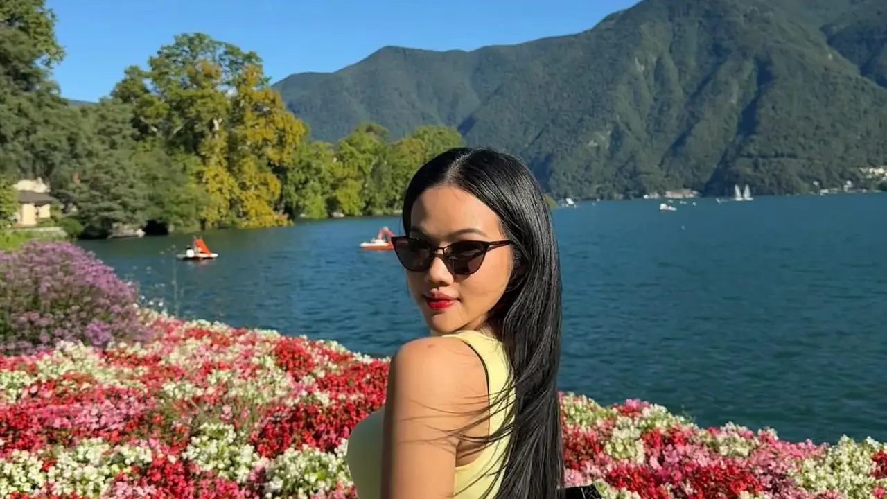 Gaya Fresh Yura Yunita Saat Liburan di Switzerland,  Paduan Warna Cerah yang Bikin Makin Bersinar