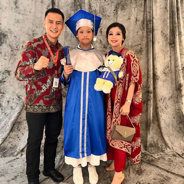 Choky Sitohang dan keluarga