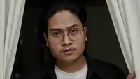 Lewat Lagu Badut Penghibur, Mahardika Soroti Sisi Gelap Romantisme Modern