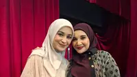 Zaskia Sungkar dan Shireen Pamer Koleksi Busana Ramadan 2026, Main Warna Marun Hingga Burgundi