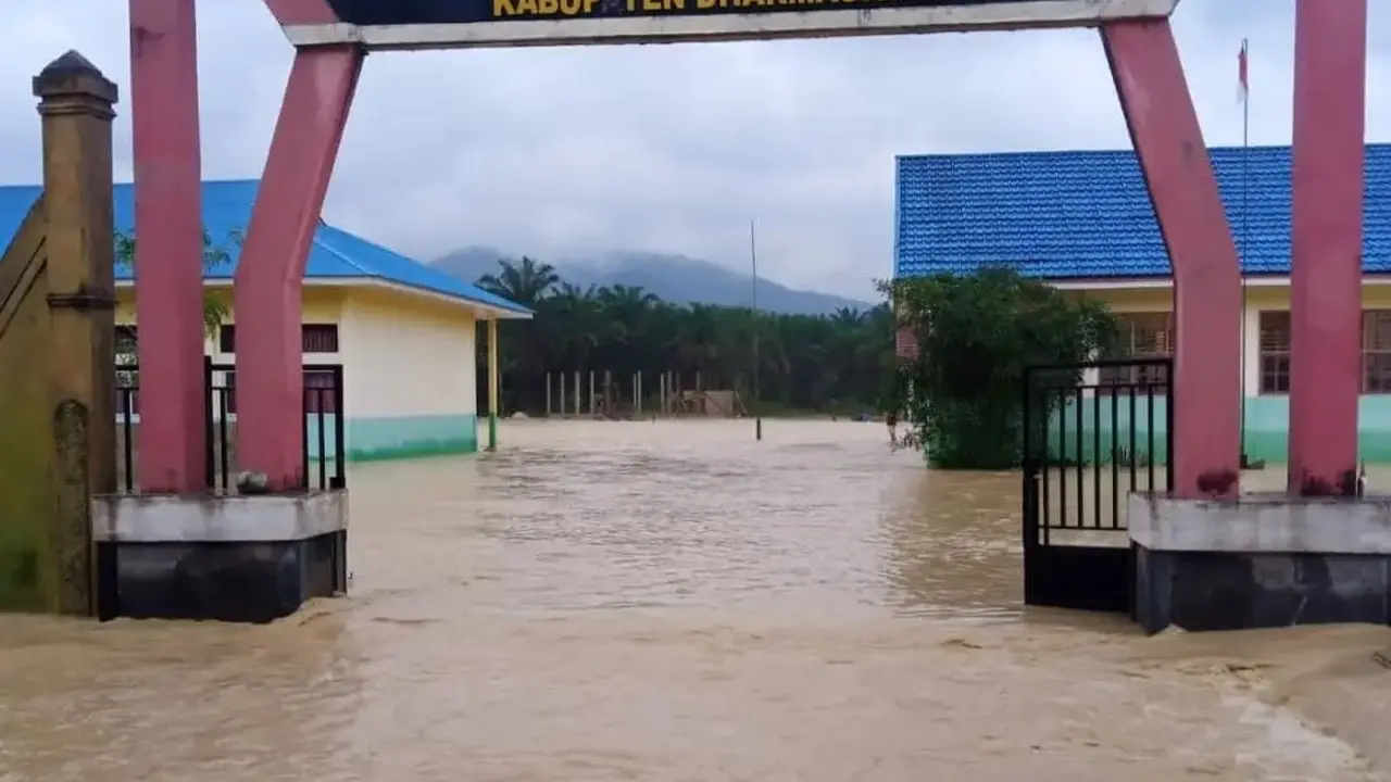 Banjir melanda Kabupaten Dharmasraya, Jumat 910/3/2023). (Liputan6.com/ Dok. Pemkab Dharmasraya)