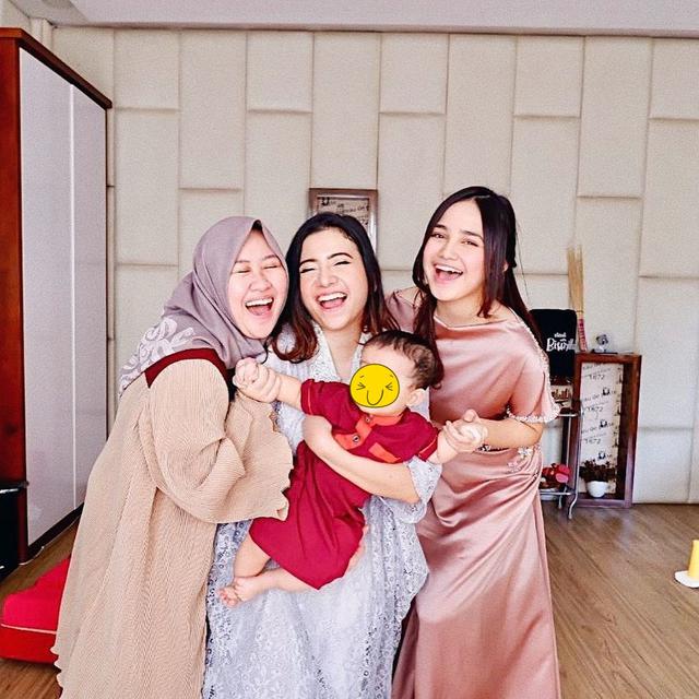 6 Potret Kebersamaan Syifa Hadju dan Kakak Rizky Nazar, Bak Saudara Kandung