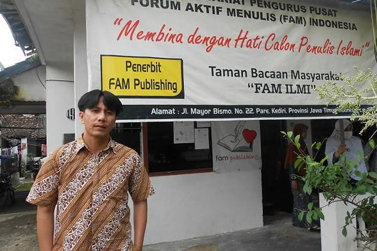 Menulis Kreatif Sebaiknya Masuk Program Pesantren Ramadan