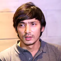 Ditemui di Grand Indonesia, Jakarta Pusat, Selasa (26/12/2015), aktor tampan ini mengaku senang film ‘Negeri Van Oranje’ dapat dihargai dan banyak peminatnya. Meski rekan-rekannya yang lain sudah libur. (Deki Prayoga/Bintang.com)