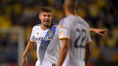 Steven Gerrard, melakukan debut bersama LA Galaxy saat berhadapan dengan klub Meksiko, Club America, dalam International Champions Cup 2015 di Carson, California, AS. Minggu (12/7/2015) pagi WIB. (AP Photo/Mark J. Terrill)