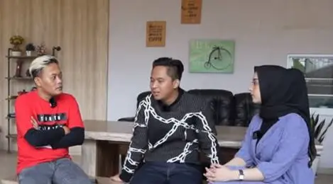 Ready To Get Married Here Are 11 Pre Wedding Photos Of Crazy Rich Bandung Doni Salm Ig News