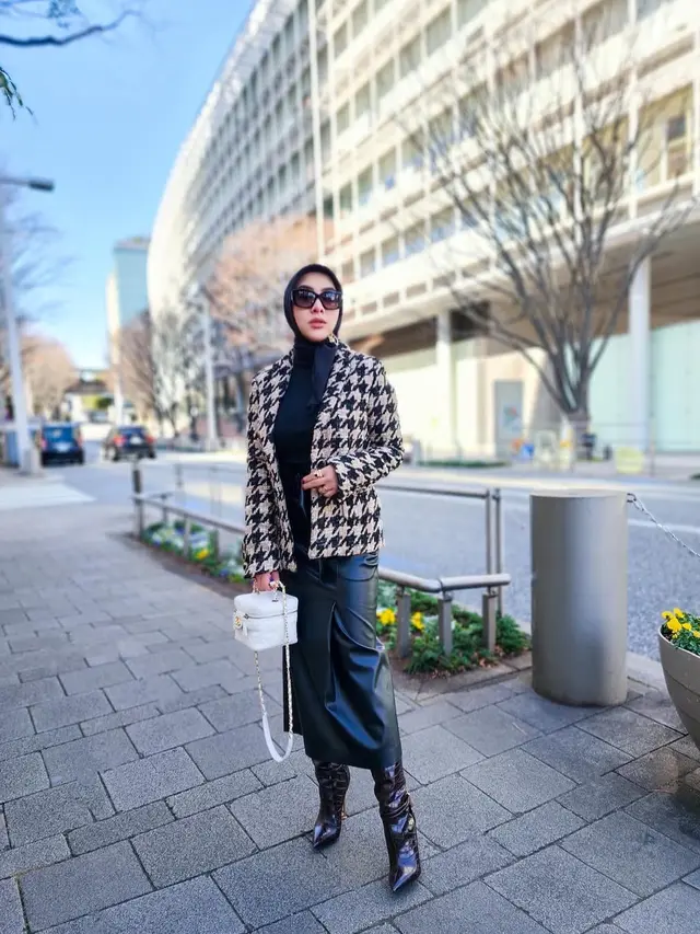 Pilihan Model Tas Putih ala Syahrini (Foto: Instagram @princessyahrini)