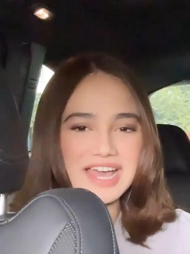 Salshabilla Adriani bagikan momen kompak dengan Syifa Hadju di lokasi syuting sinetron Bidadari Surgamu (Foto: instagram salshabillaadr/syifahadju)