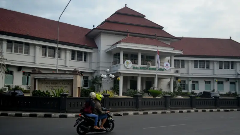 Gubernur Jawa Timur : Kalau Gak Benar Ya Pasti Kena KPK