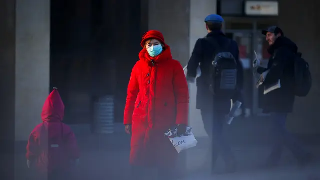 FOTO: Kekang Penyebaran COVID-19, Rusia Perintahkan Penggunaan Masker di Seluruh Negeri
