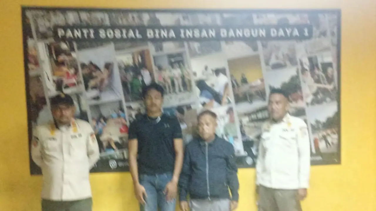 Dua pria Ditangkap Satpol PP karena Diduga Terlibat Prostitusi Sesama Jenis di Taman Daan Mogot