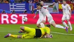 Euro 2024 baru menyelesaikan matchday kedua pada fase grup dengan telah memainkan 24 laga hingga 22 Juni 2024 yang menghasilkan 61 gol, alias 2,54 gol per laganya. Begitu ketatnya tiap laga, 6 gol bunuh diri pun tercipta dari total 61 gol tersebut. Berikut daftar keenam gol bunuh diri tersebut. (AP Photo/Manu Fernandez)