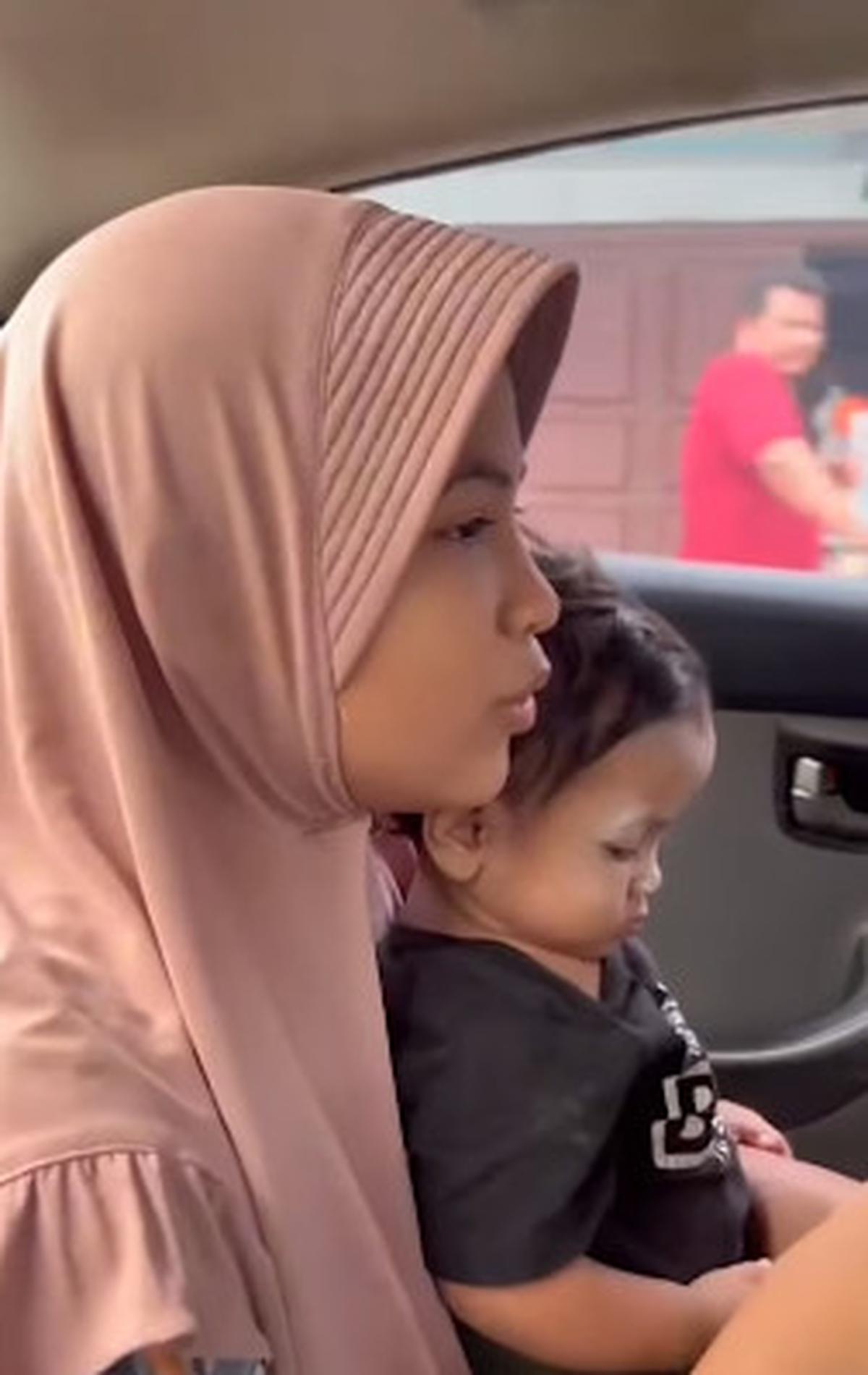 Peliknya Hidup Shilla Bocah 11 Tahun,